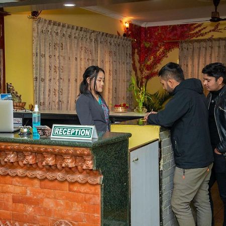 Hotel Bougainvillea ポカラ エクステリア 写真
