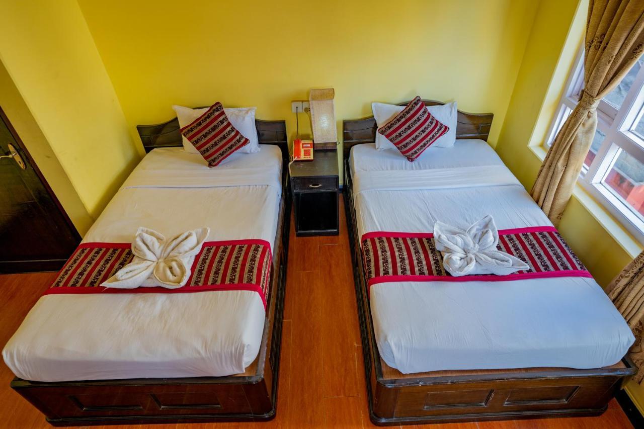 Hotel Bougainvillea ポカラ エクステリア 写真