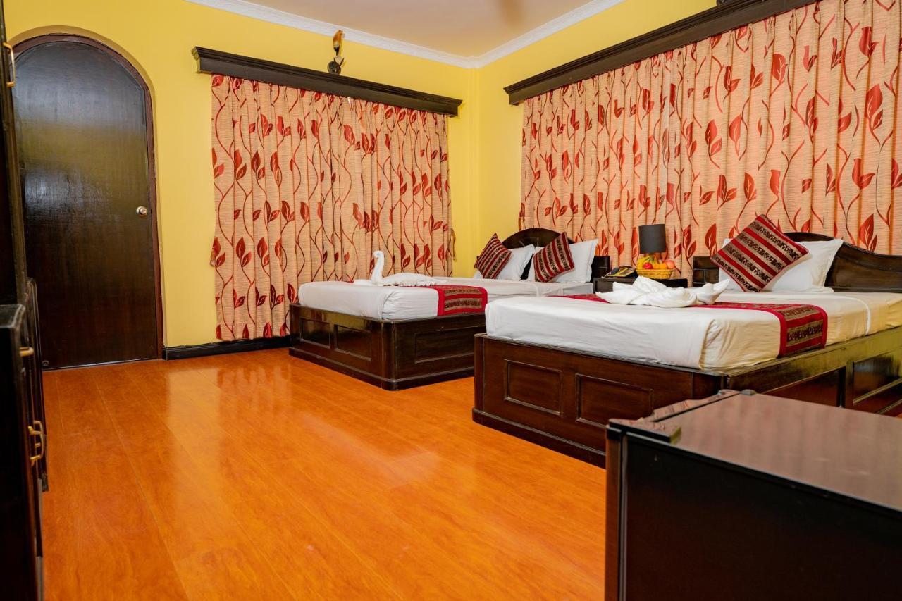 Hotel Bougainvillea ポカラ エクステリア 写真