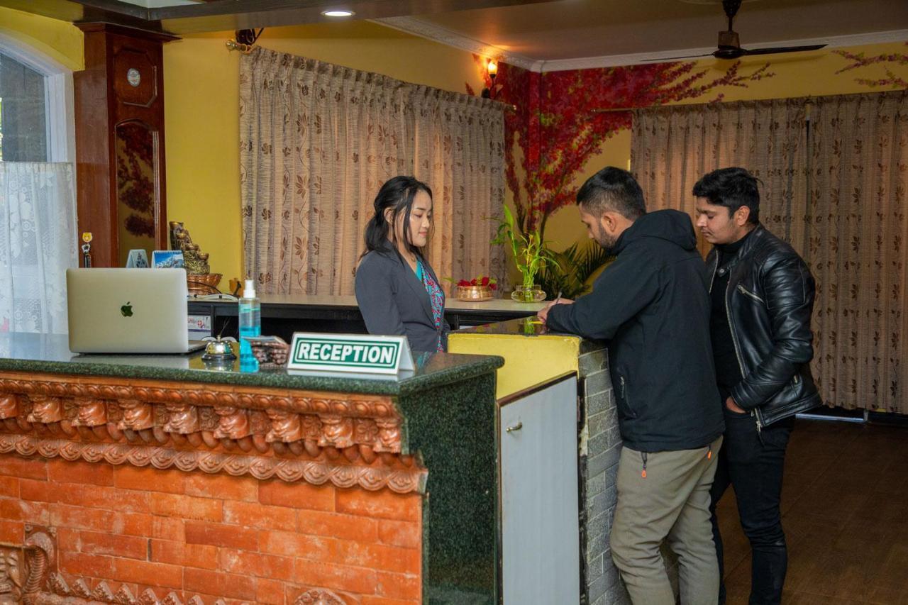 Hotel Bougainvillea ポカラ エクステリア 写真
