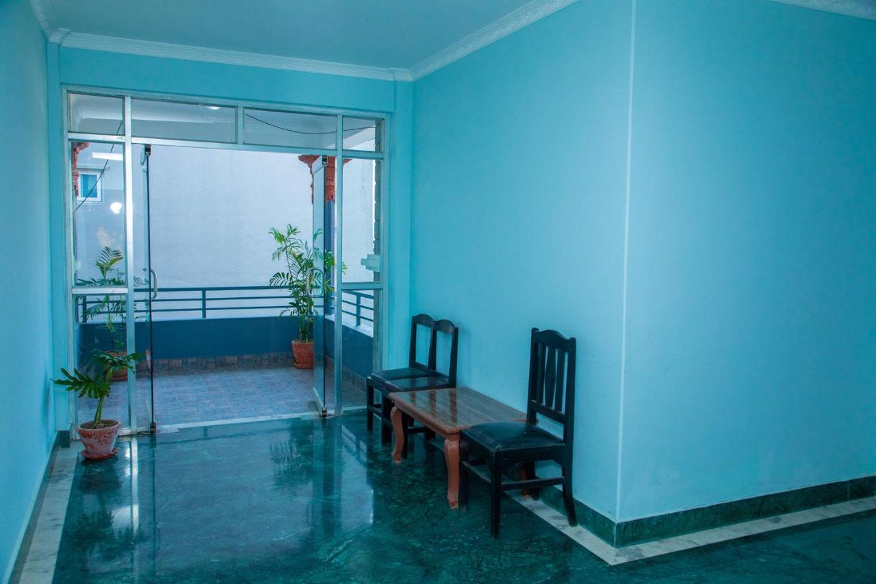 Hotel Bougainvillea ポカラ エクステリア 写真